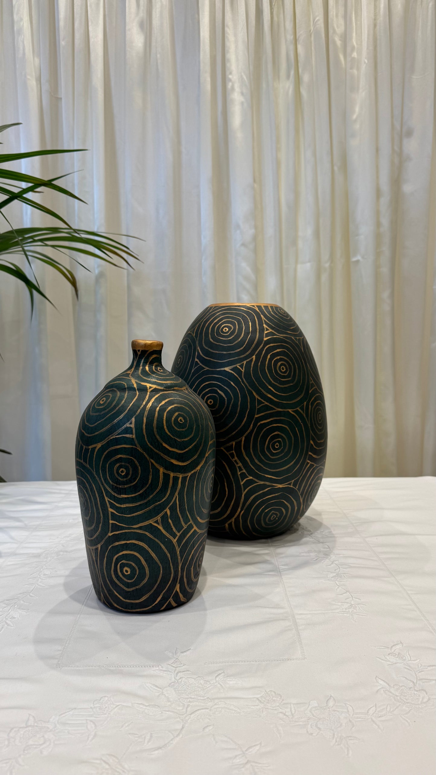 Dark Green Telor