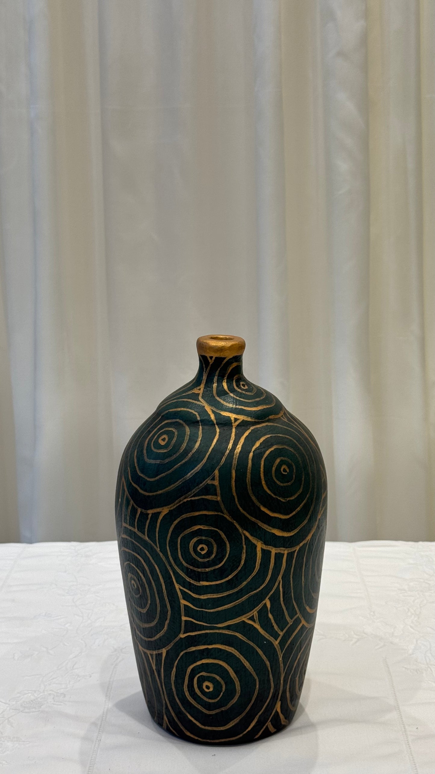Dark Green Telor
