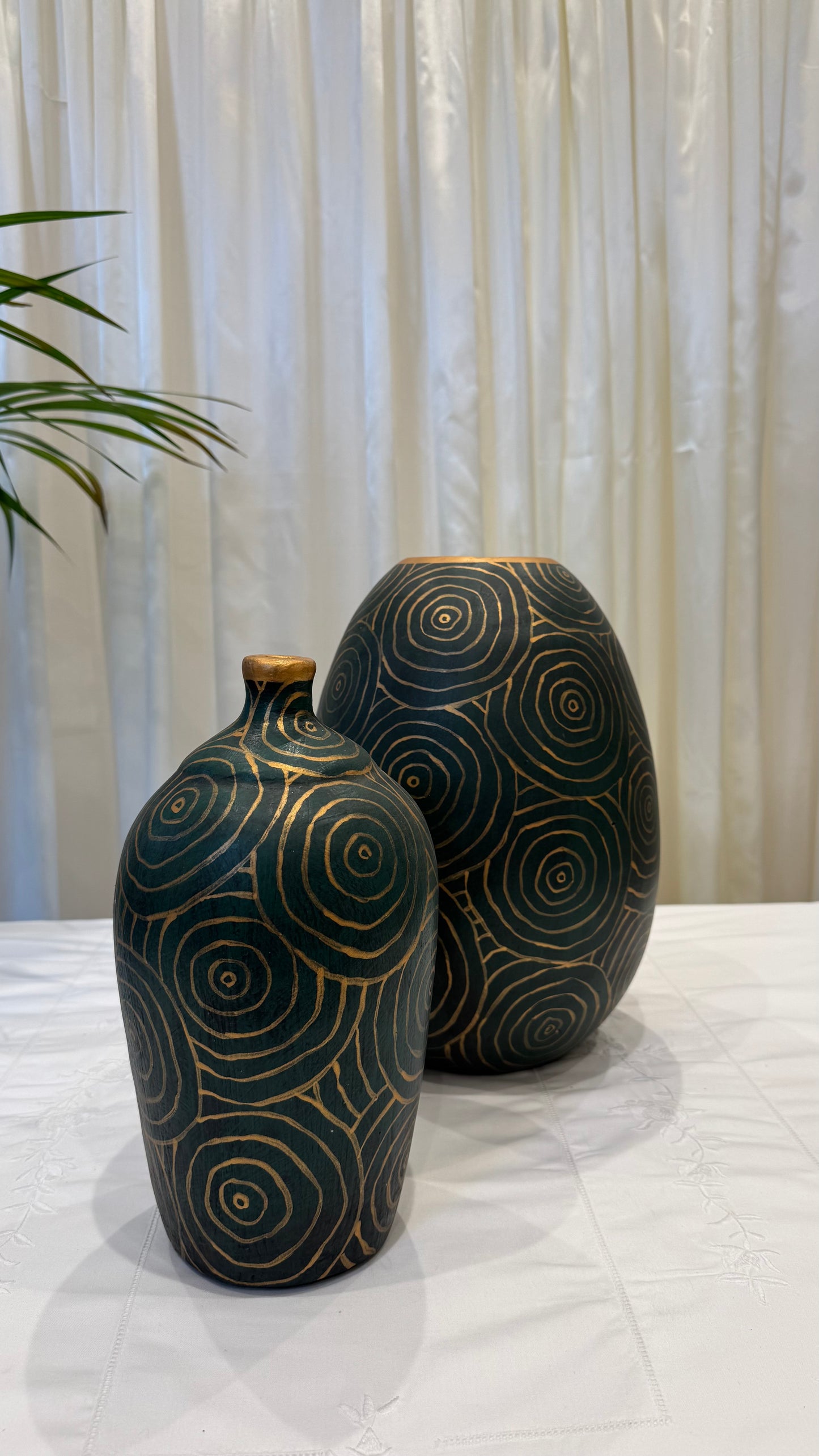 Dark Green Telor