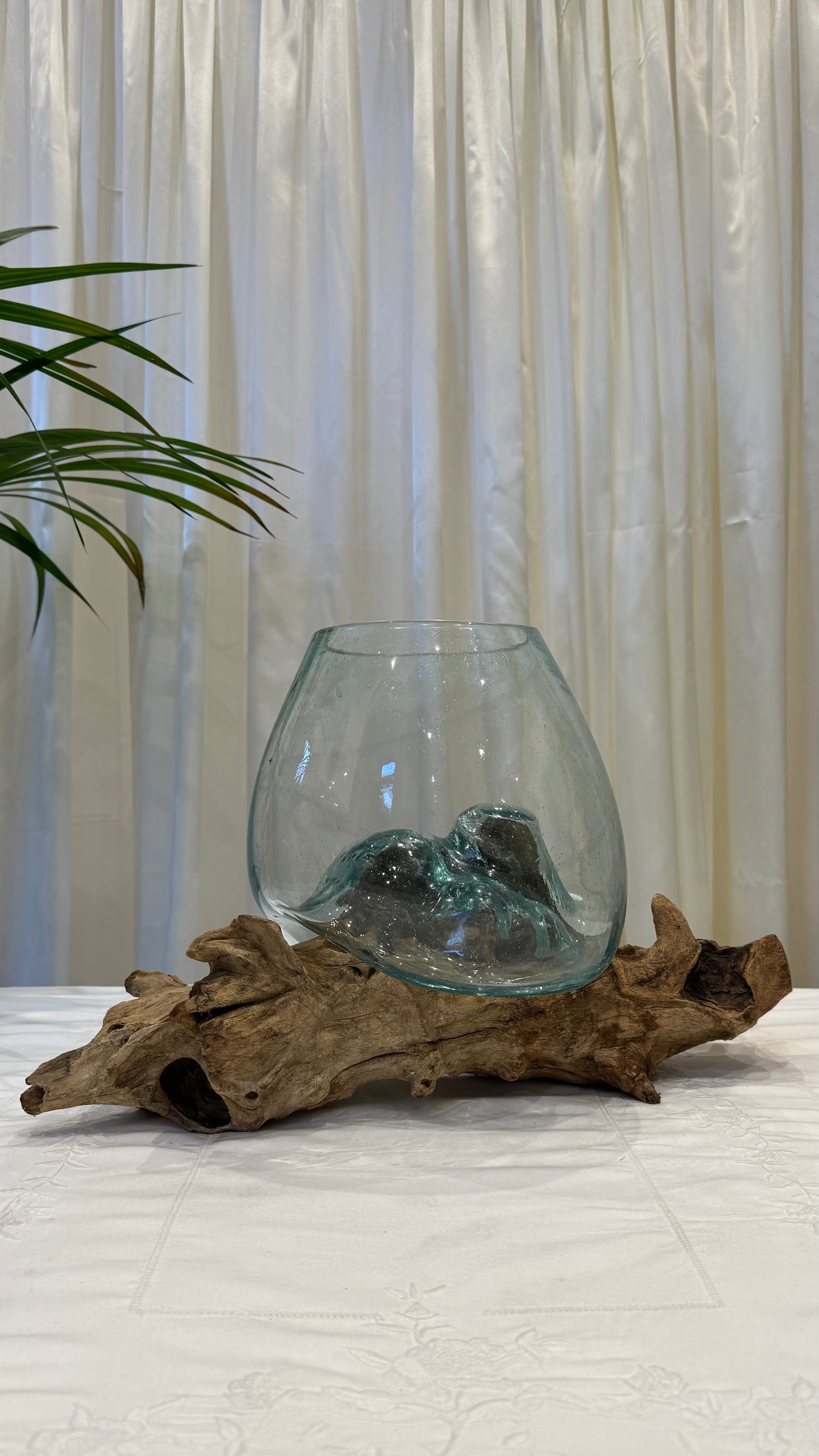 Single Glass Bowl on Branch 25 cm